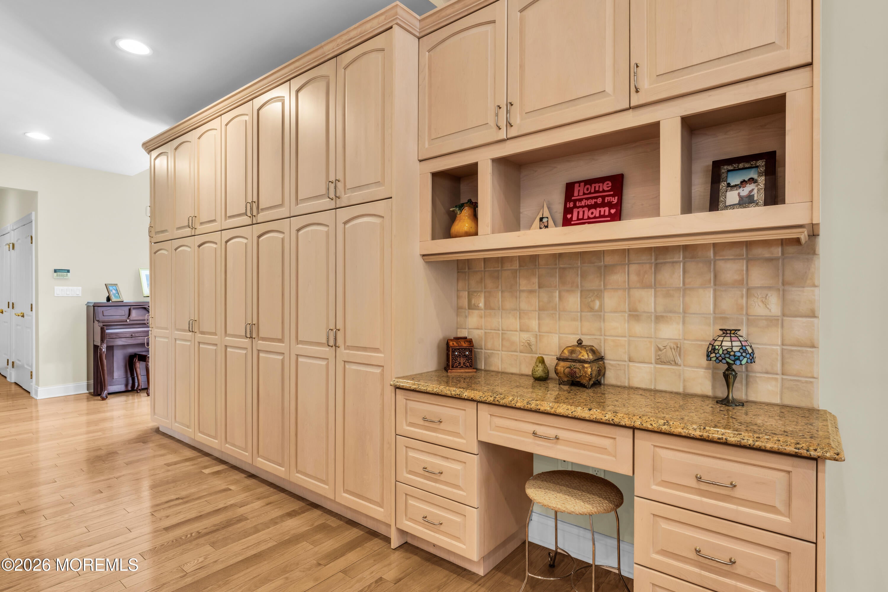 Manalapan, New Jersey, 07726, United States, 5 Bedrooms Bedrooms, ,5 BathroomsBathrooms,Residential,Active,2030061