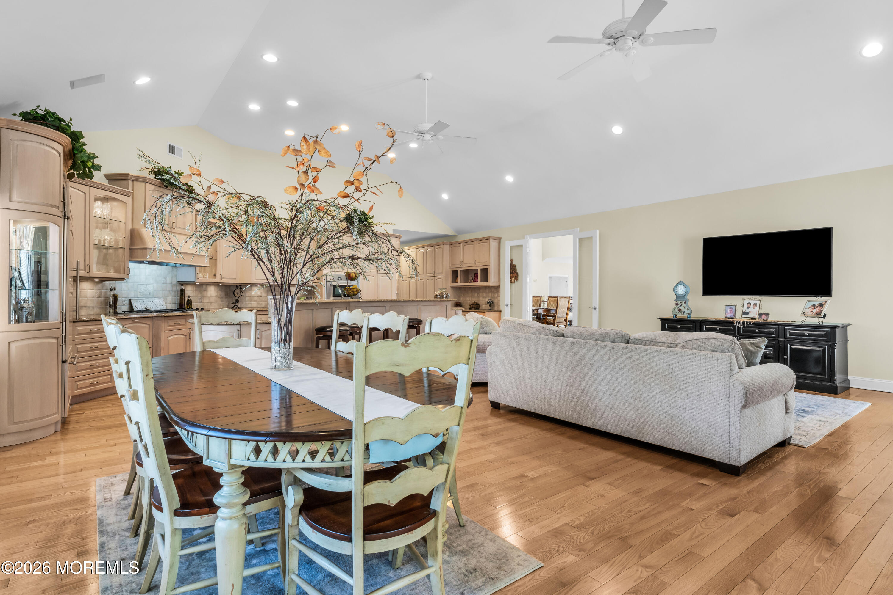 Manalapan, New Jersey, 07726, United States, 5 Bedrooms Bedrooms, ,5 BathroomsBathrooms,Residential,Active,2030061