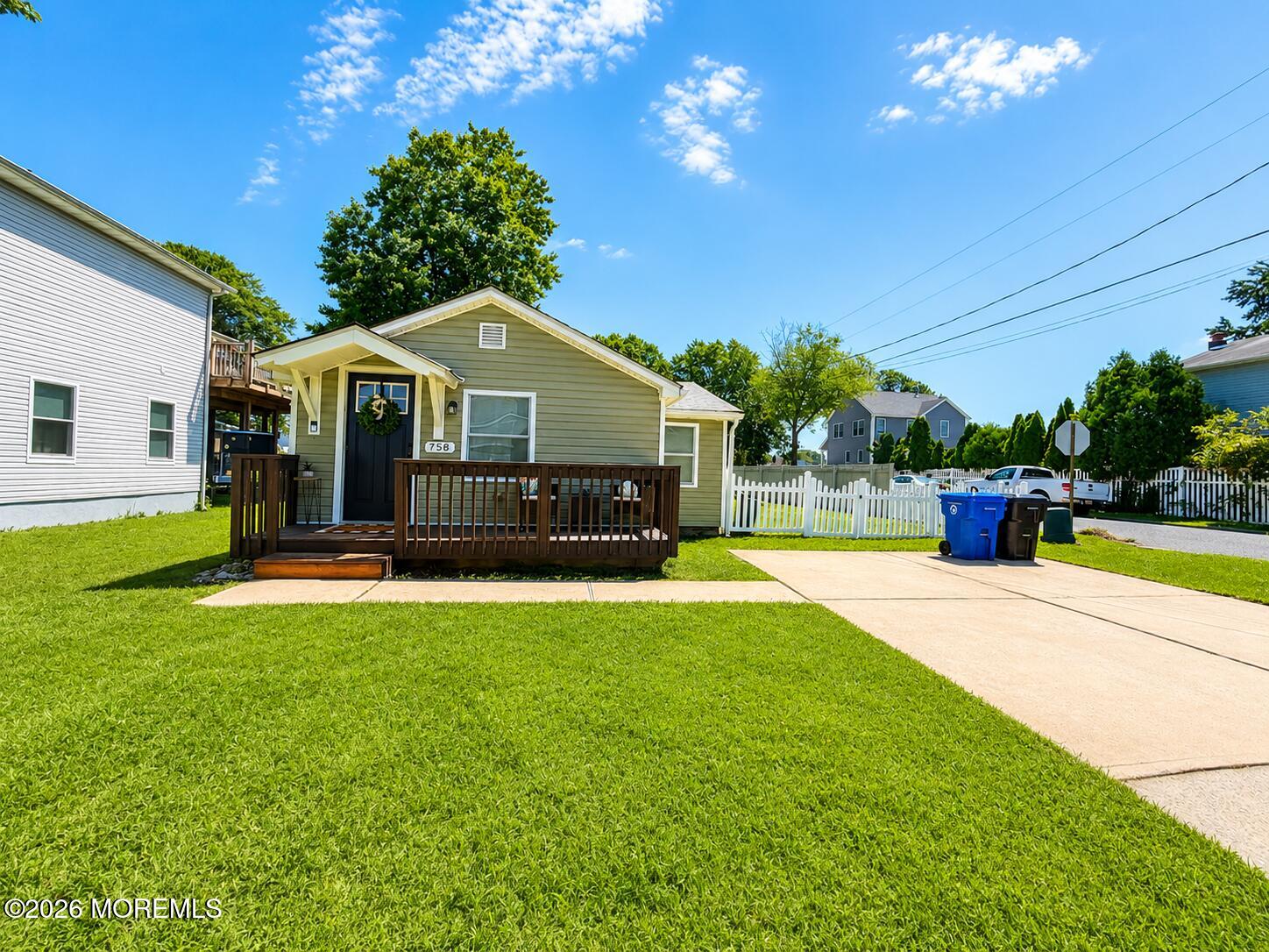 758 Monmouth Parkway