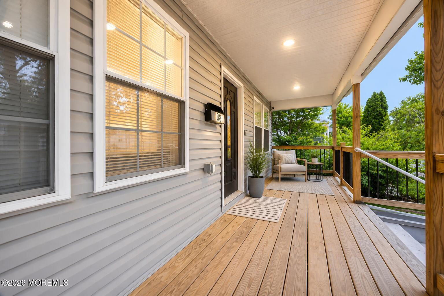 38 E Sunset Avenue E