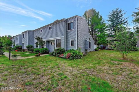 Condo For Rent - 13 Helene Court<br/> Tinton Falls, NJ 07724