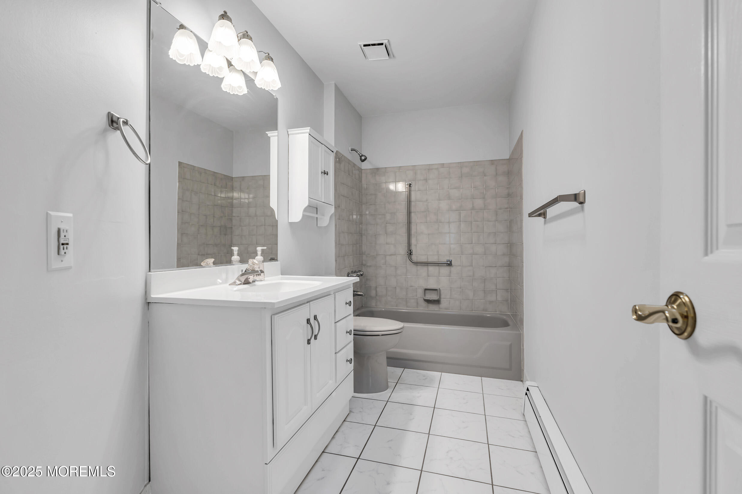 8 Thronbury Court, Toms River, New Jersey image 29