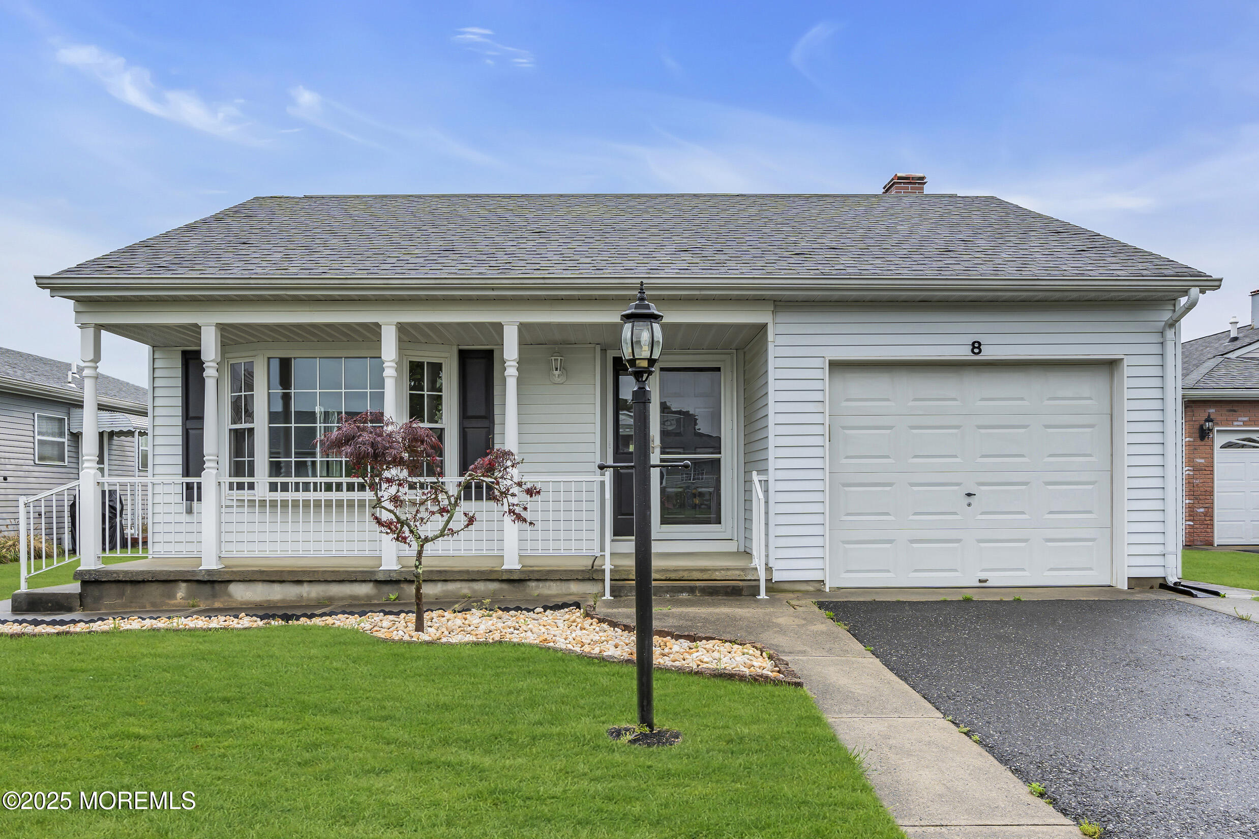 8 Thronbury Court, Toms River, New Jersey image 1