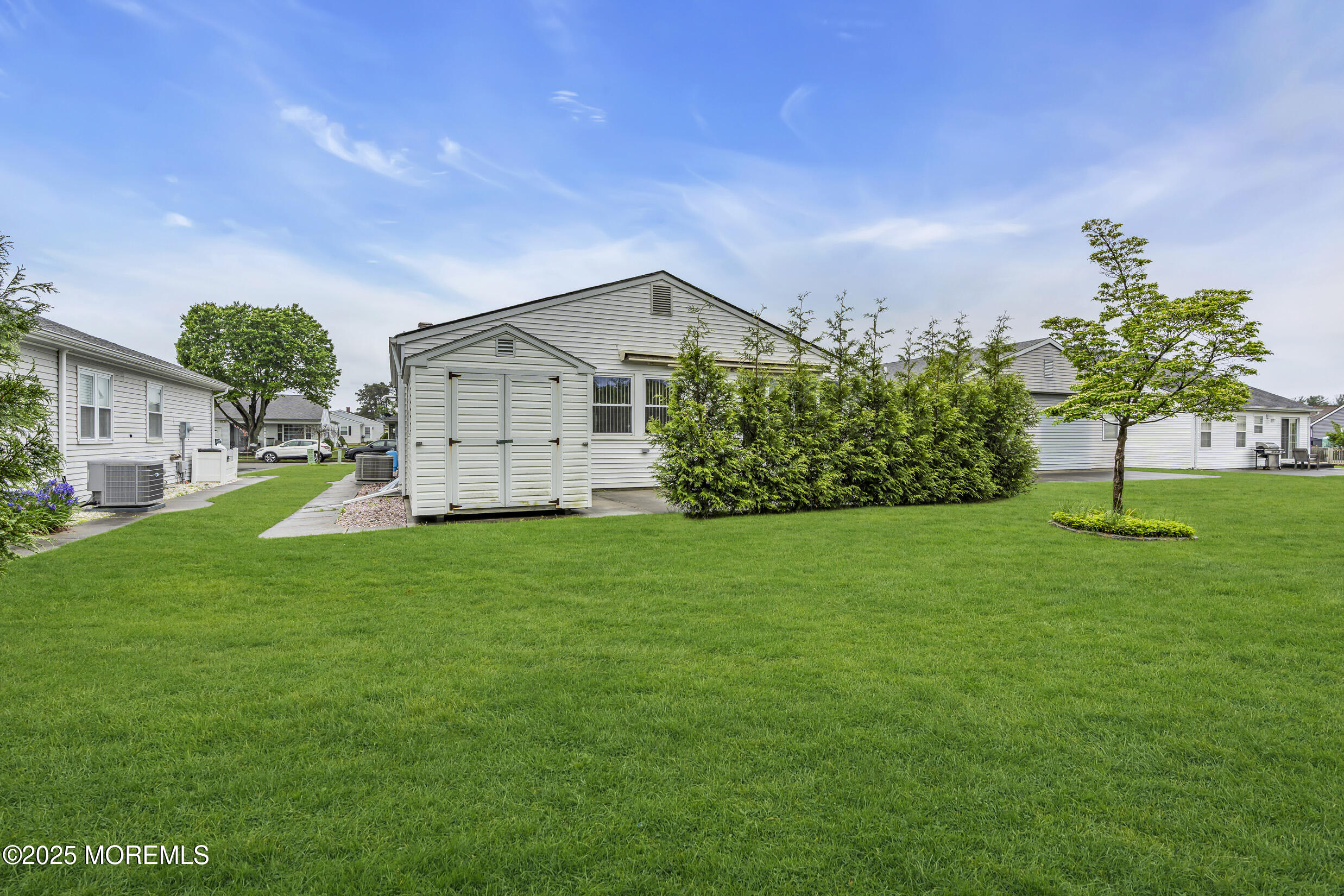 8 Thronbury Court, Toms River, New Jersey image 43