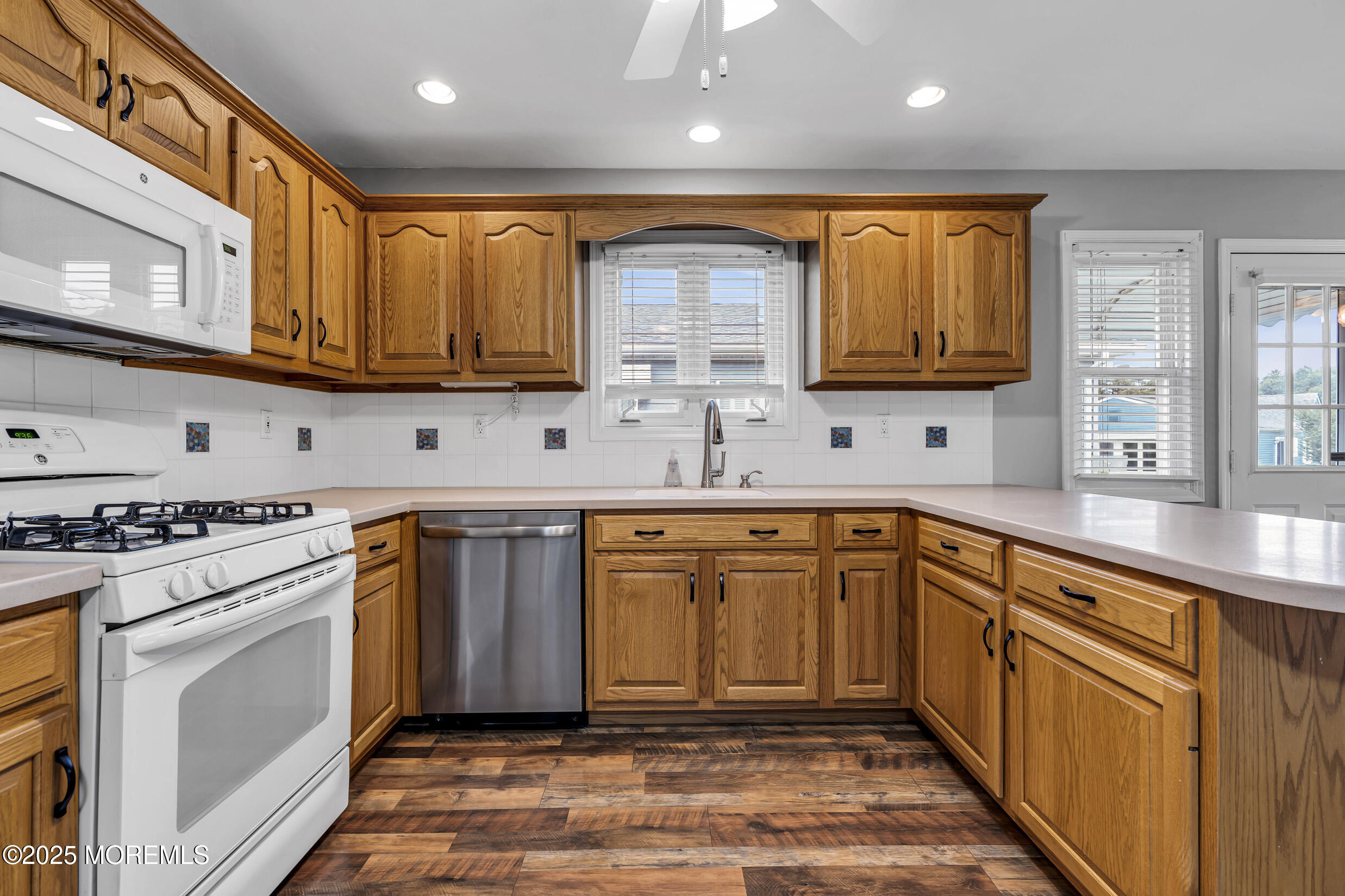8 Thronbury Court, Toms River, New Jersey image 19