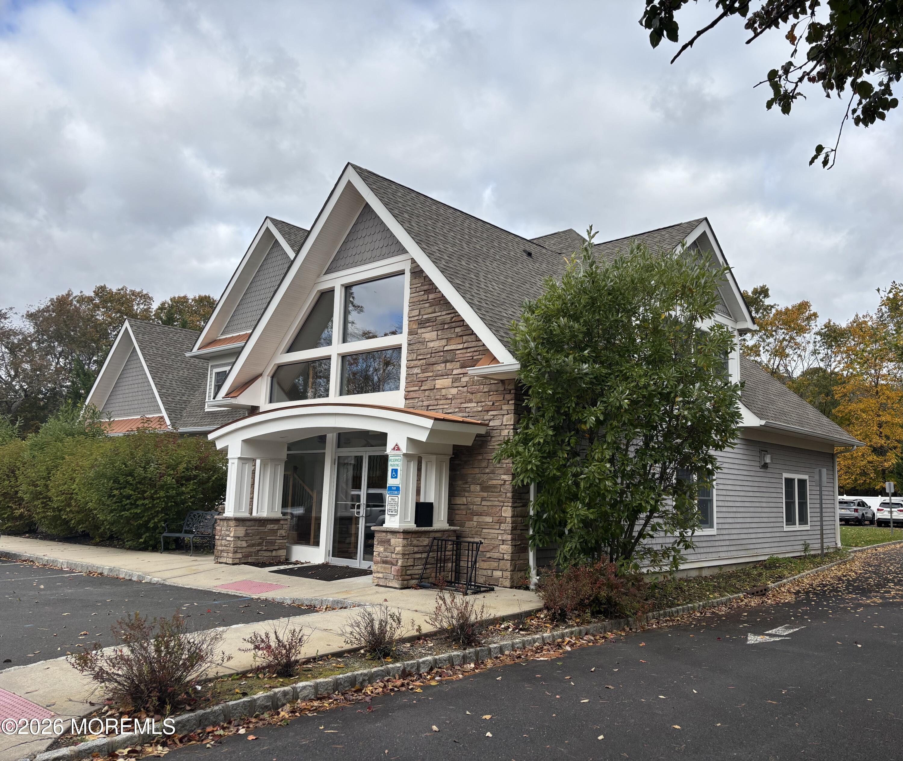 186 W Veterans Highway