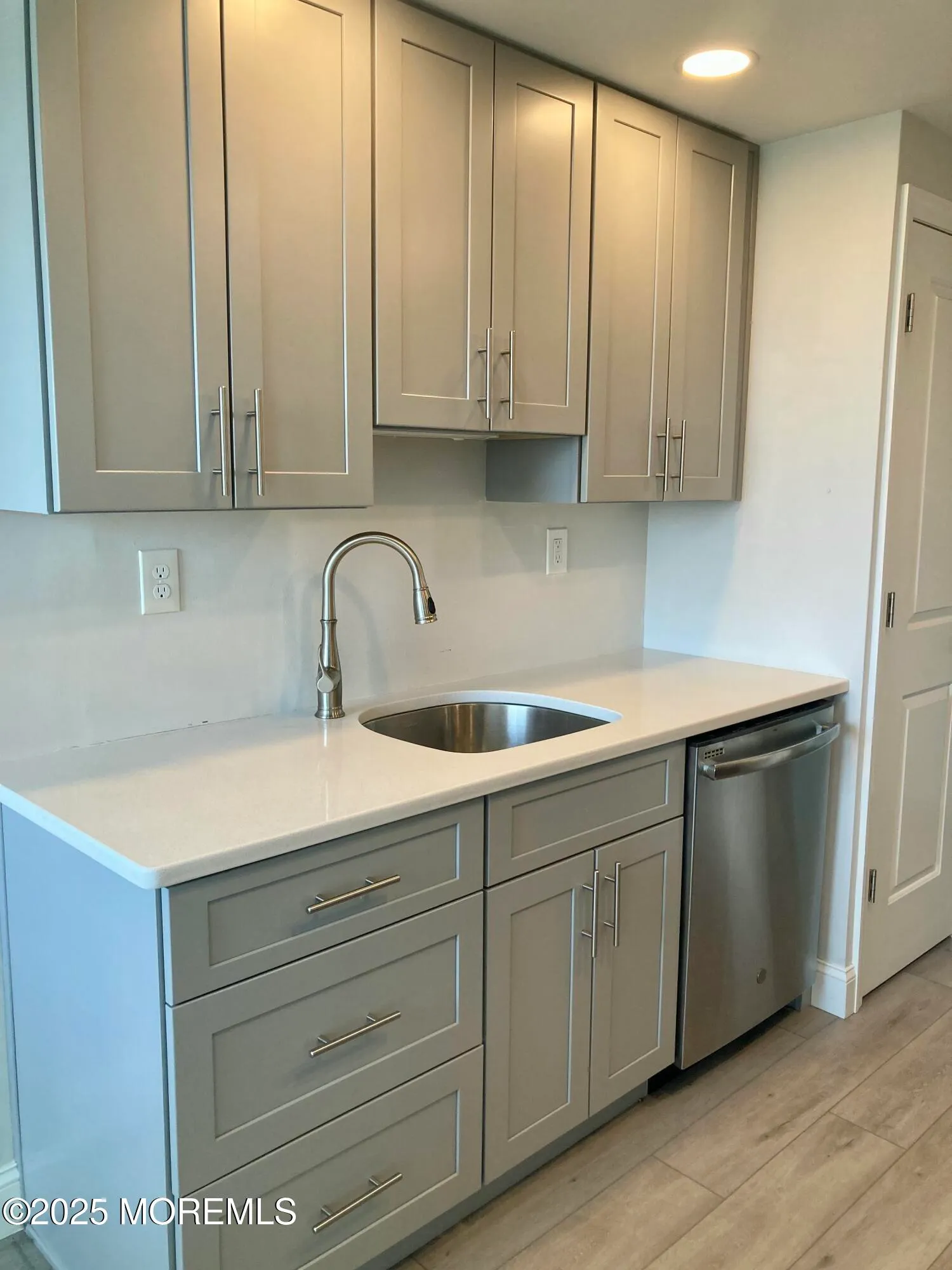 Belmar, New Jersey 07719, United States, 1 Bedroom Bedrooms, ,1 BathroomBathrooms,Residential,Active,148616