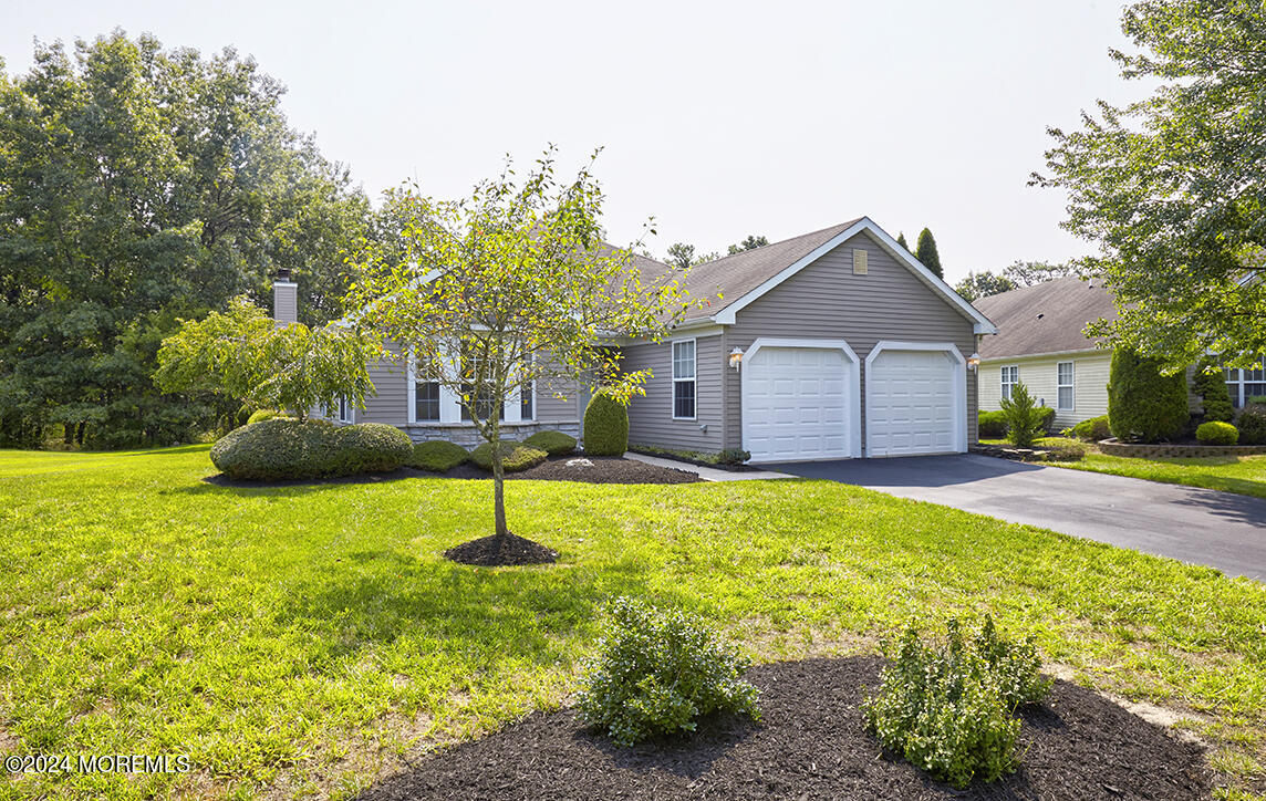 14 Rosewood Court, Lakewood, New Jersey image 1