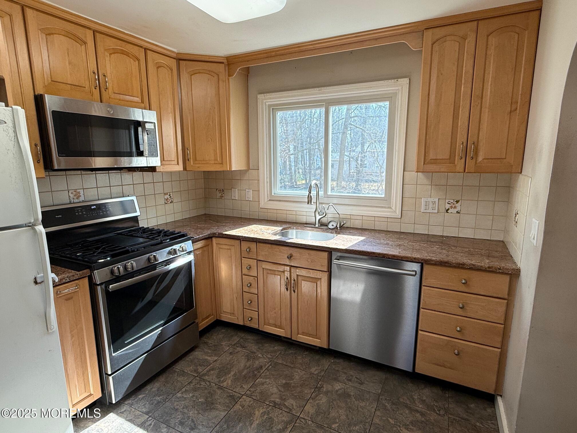 424 Redmond Avenue, Oakhurst, New Jersey image 12