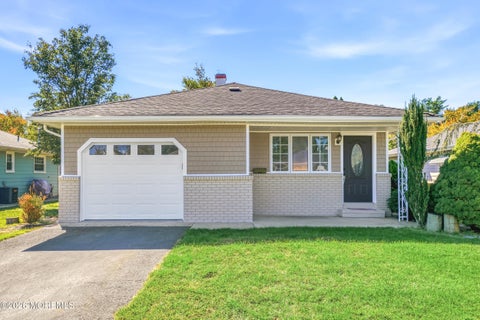 Photo for 51 Charlotteville Drive S