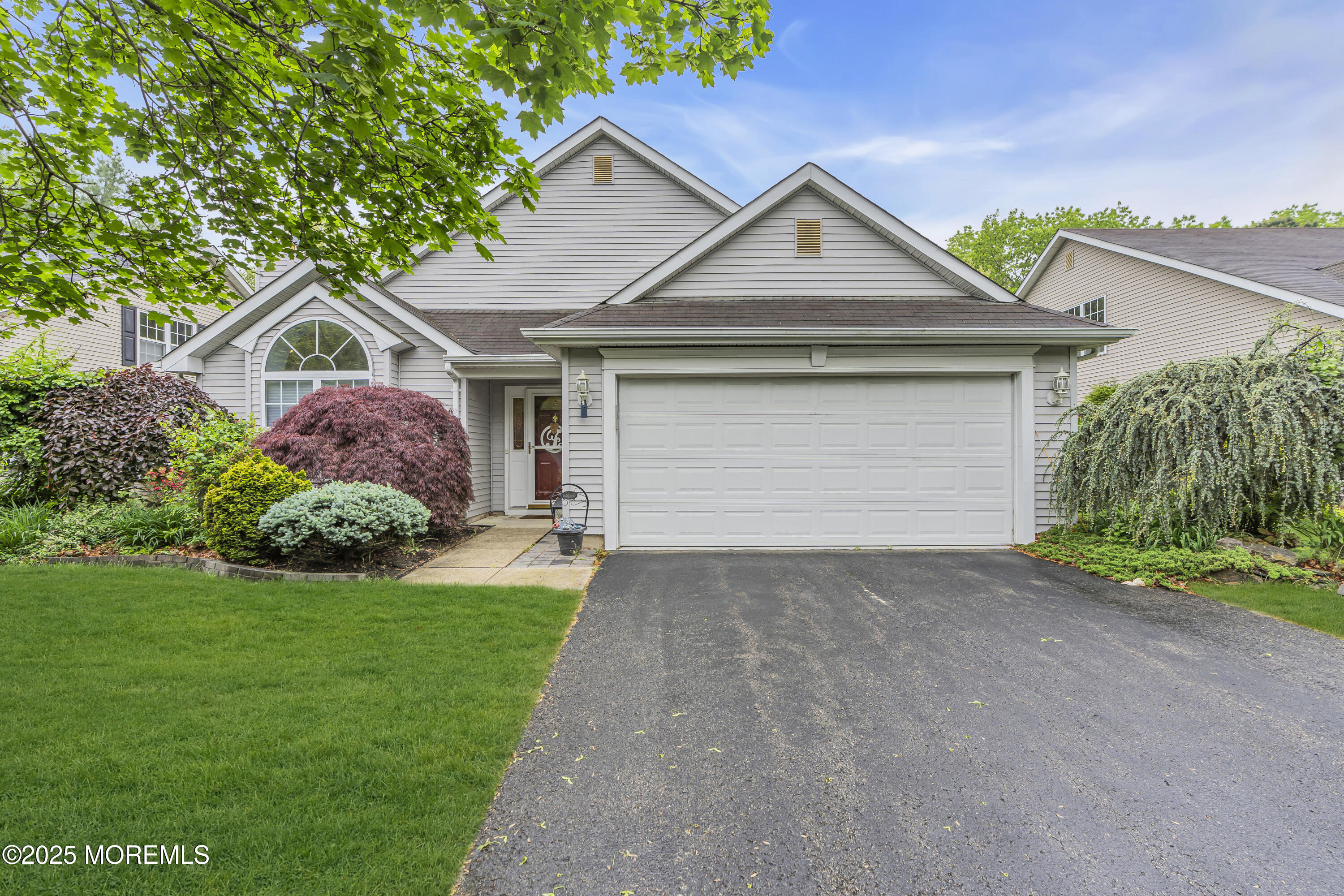 46 Skyline Drive, Lakewood, New Jersey image 1