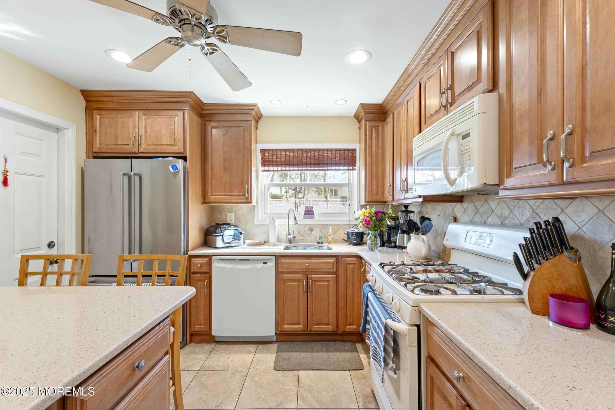 43 Throckmorton Lane, Old Bridge, New Jersey image 9