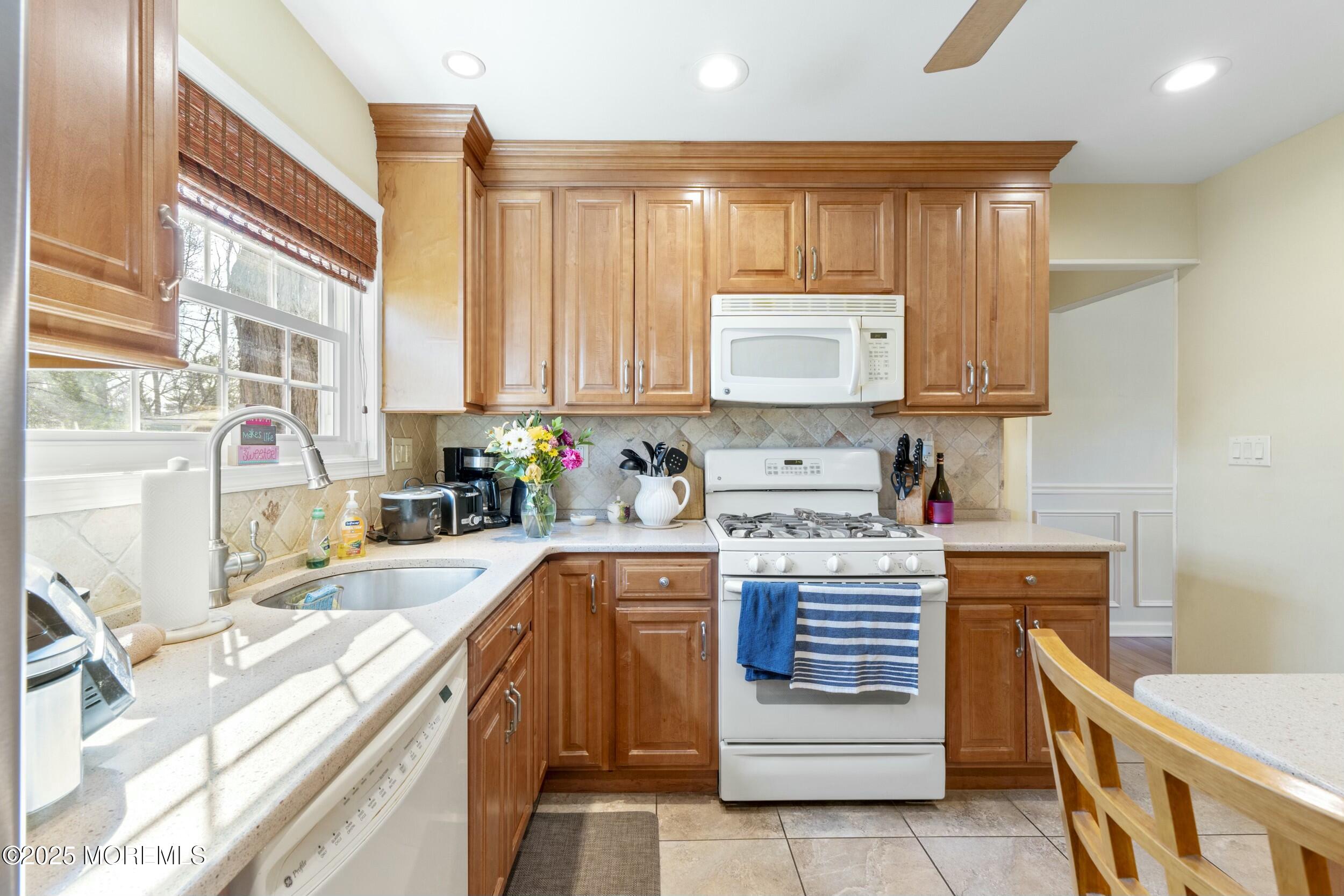43 Throckmorton Lane, Old Bridge, New Jersey image 12
