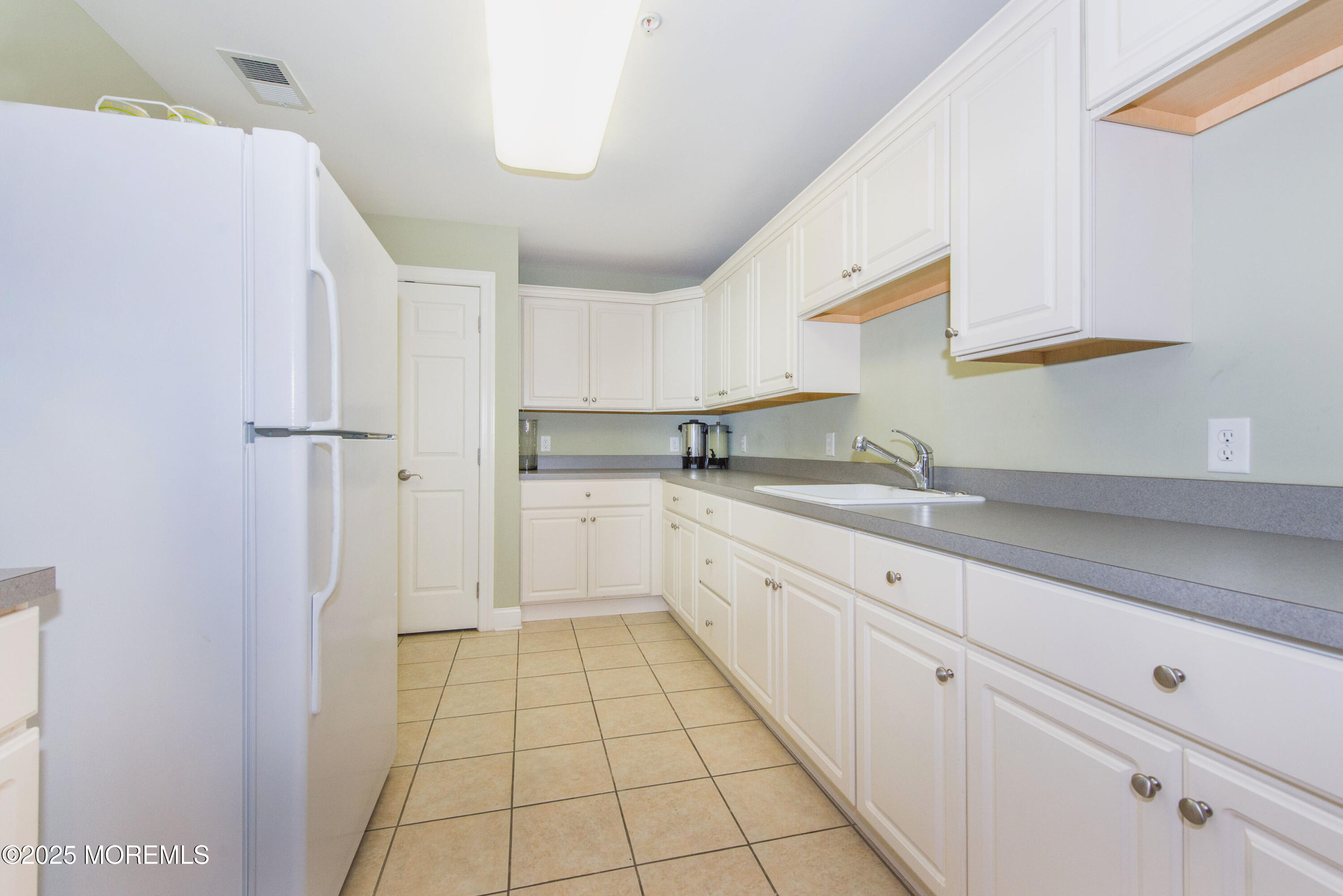 183 Liddle Avenue #183, Edison, New Jersey image 21