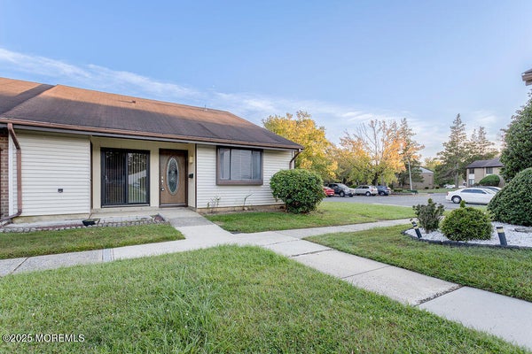 47 WILD TURKEY WAY, MANALAPAN, NJ 07726 - Image ffdf85bc57d1f41fd2cf927eafe383c4/4261810420
