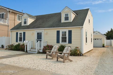 18 Washington Avenue, Lavallette, NJ 08735 - MLS#: 22424538