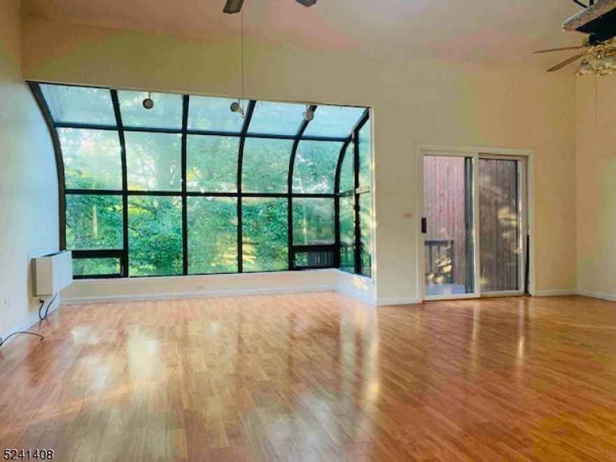 Well Kept 3 Bedroom 2 Bath End-Unit In Desirable Great Gorge!!! Green-House Windows, Separate Dining Area, Updated Flooring, Vaulted Ceilings, Large Deck, Nice Views & Much More!! Must See!!!  Great Rental!!! Walking Distance To Minerals Spa, Kites Restaurant & Golf Course!!! .....