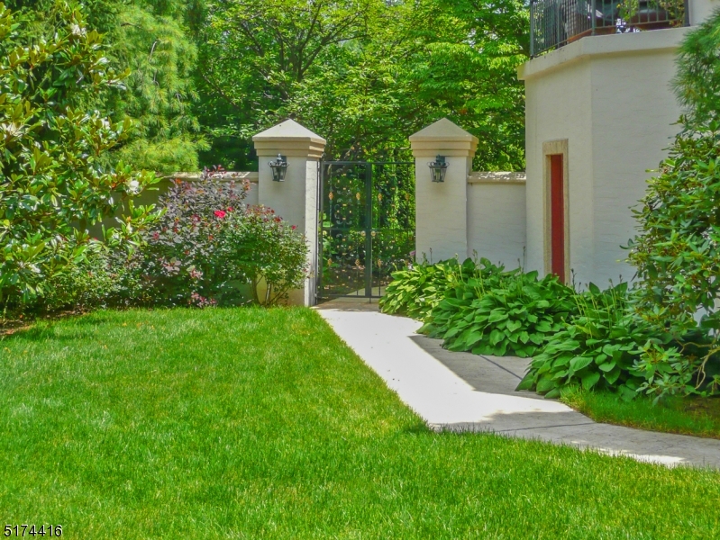 Bel Air - Residential