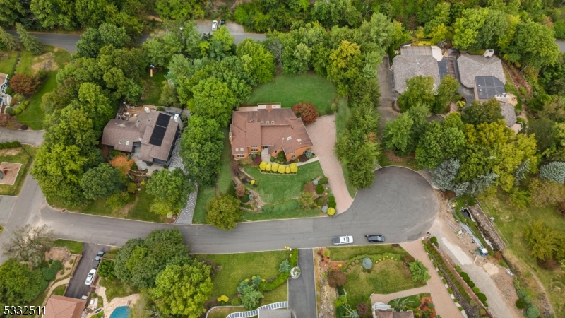 Mills Reservation/Hawkwatch - Residential