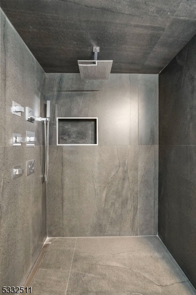 Mills Reservation/Hawkwatch - Residential