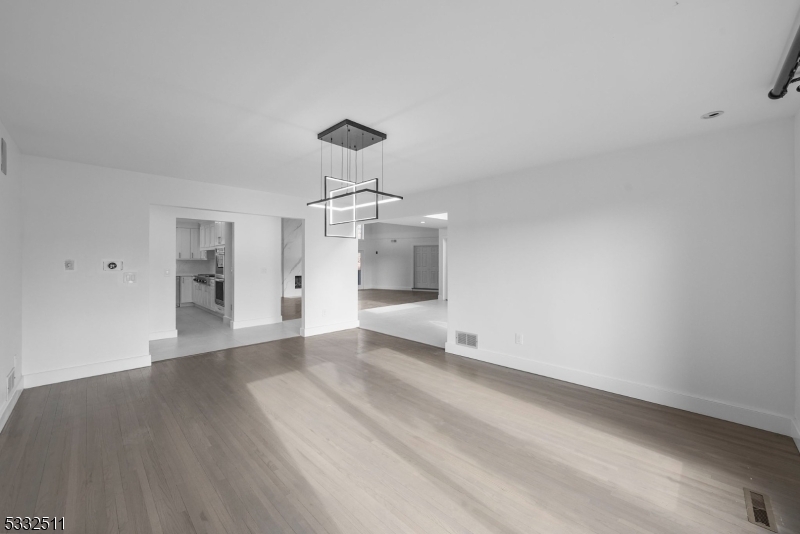 Mills Reservation/Hawkwatch - Residential