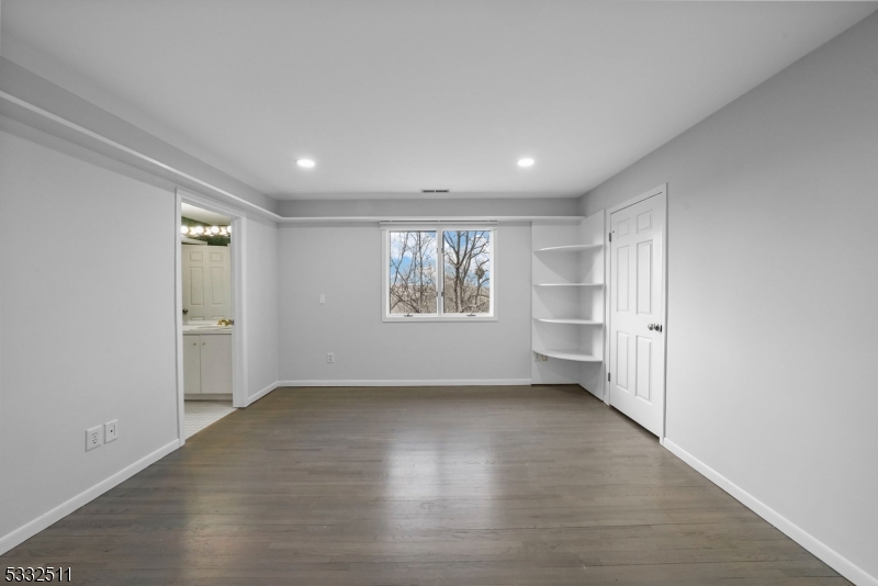 Mills Reservation/Hawkwatch - Residential