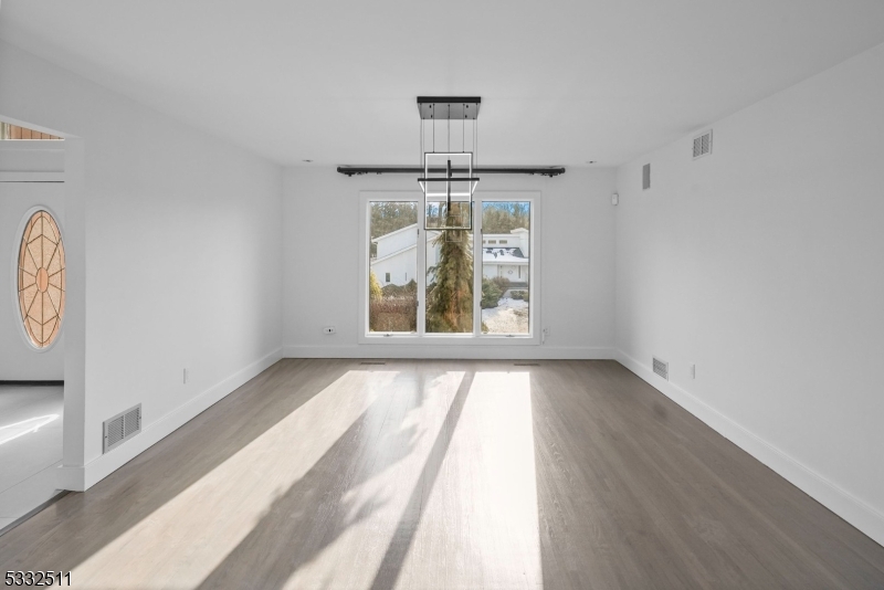 Mills Reservation/Hawkwatch - Residential