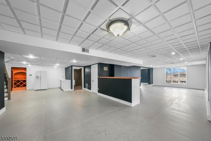 Mills Reservation/Hawkwatch - Residential