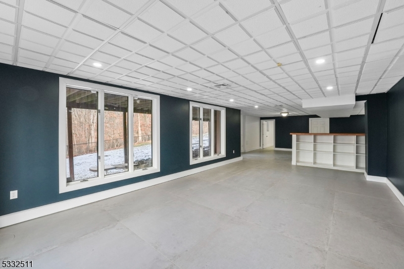 Mills Reservation/Hawkwatch - Residential