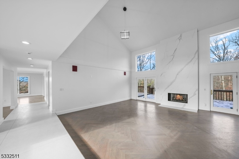 Mills Reservation/Hawkwatch - Residential