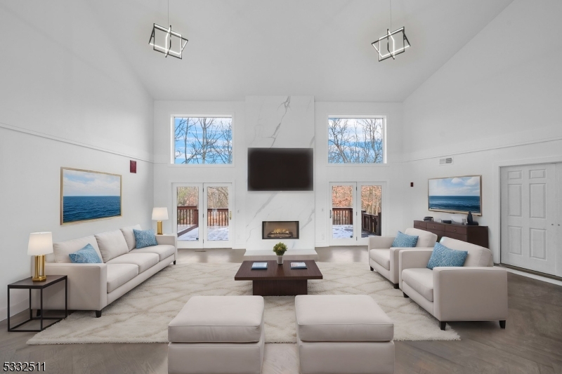 Mills Reservation/Hawkwatch - Residential