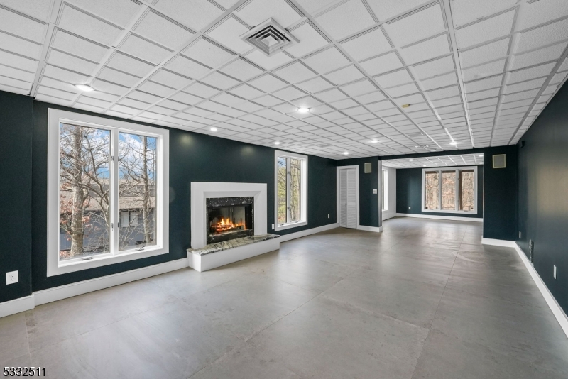 Mills Reservation/Hawkwatch - Residential