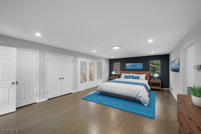 Mills Reservation/Hawkwatch - Residential