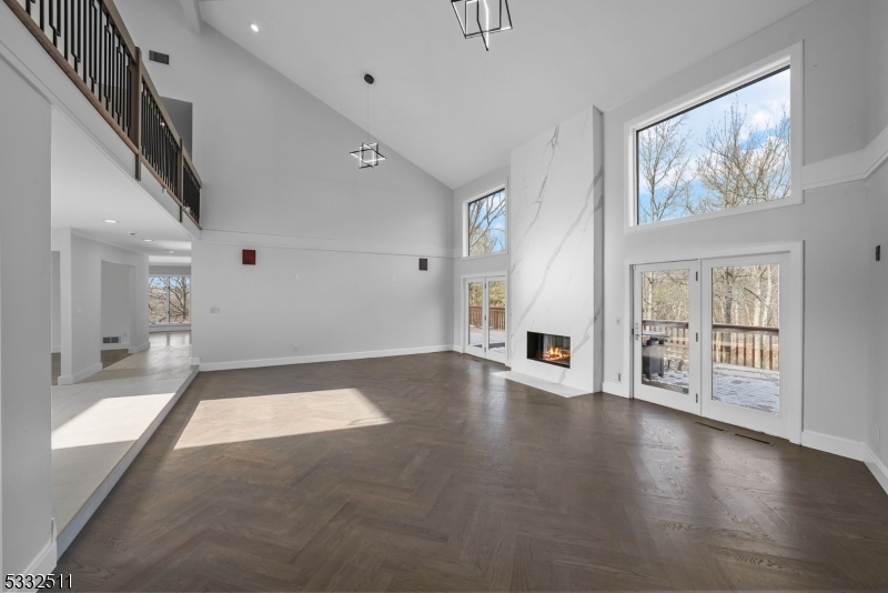 Mills Reservation/Hawkwatch - Residential