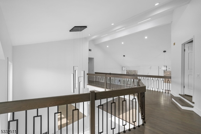 Mills Reservation/Hawkwatch - Residential