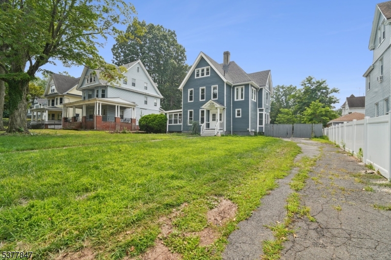 Seven Oaks - Residential