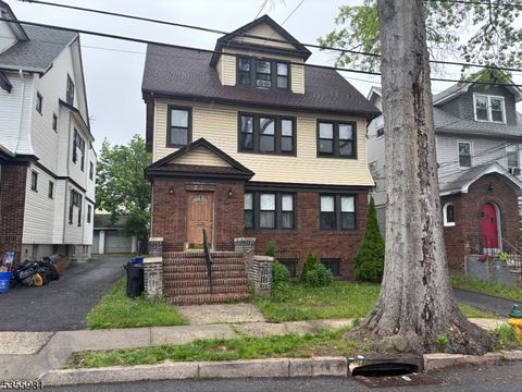 27 Cleveland Ave Newark City NJ 07106