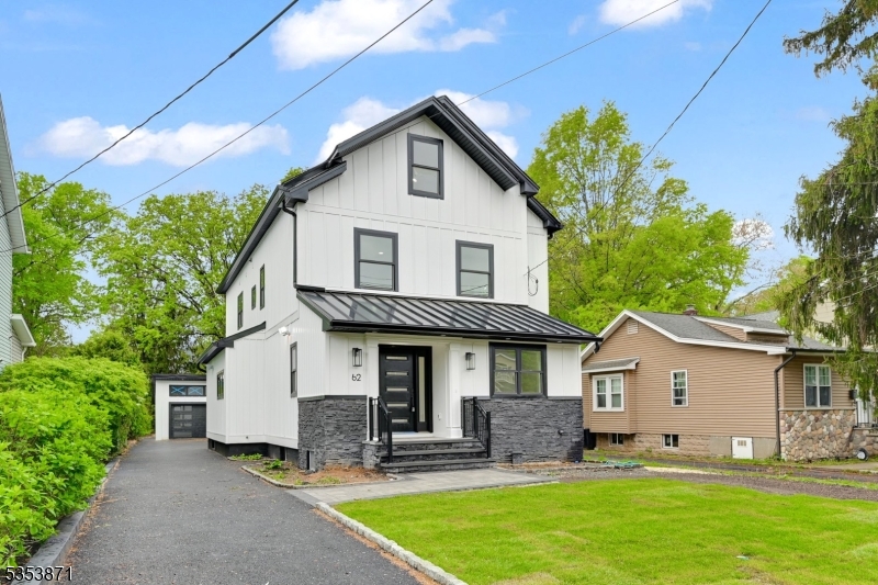 62 E Cedar St