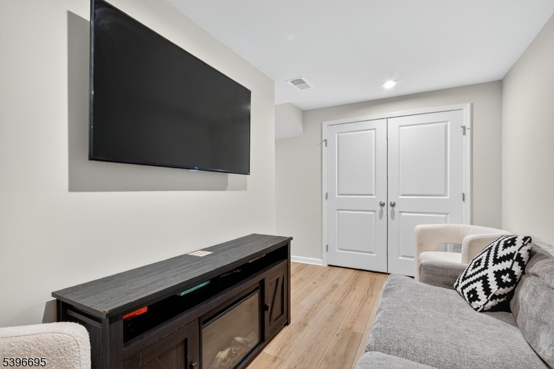 Hawk Pointe/Natures Legacy - Residential