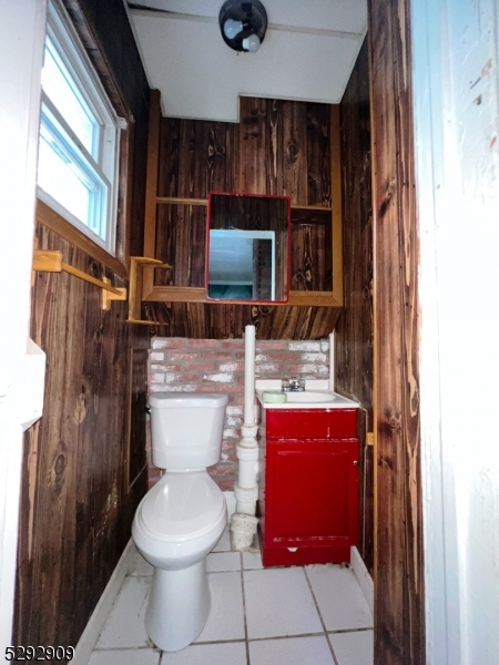 Photo 8 of 27 of 187 N 9Th St house