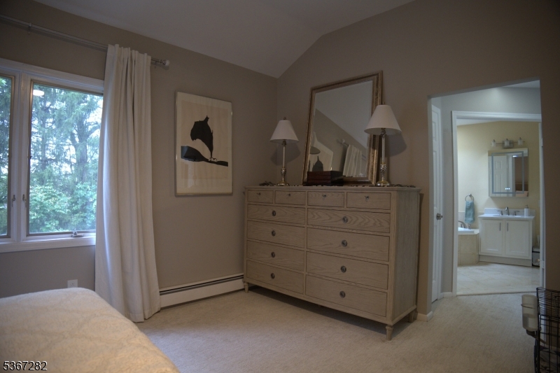 West Orange Twp., New Jersey 07052, United States, 3 Bedrooms Bedrooms, ,3 BathroomsBathrooms,Residential,Pending,159141