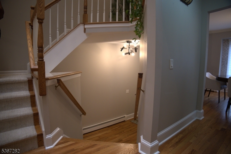 West Orange Twp., New Jersey 07052, United States, 3 Bedrooms Bedrooms, ,3 BathroomsBathrooms,Residential,Pending,159141