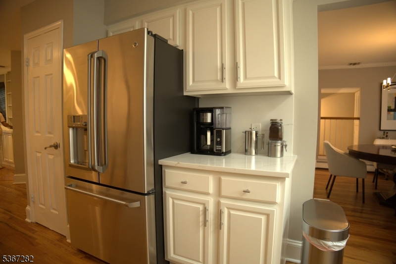 West Orange Twp., New Jersey 07052, United States, 3 Bedrooms Bedrooms, ,3 BathroomsBathrooms,Residential,Pending,159141