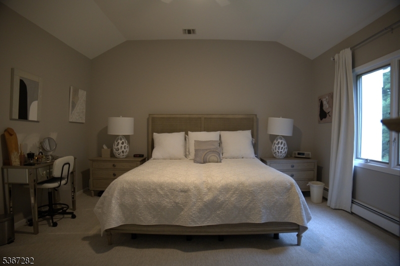 West Orange Twp., New Jersey 07052, United States, 3 Bedrooms Bedrooms, ,3 BathroomsBathrooms,Residential,Pending,159141