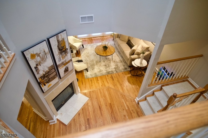 West Orange Twp., New Jersey 07052, United States, 3 Bedrooms Bedrooms, ,3 BathroomsBathrooms,Residential,Pending,159141