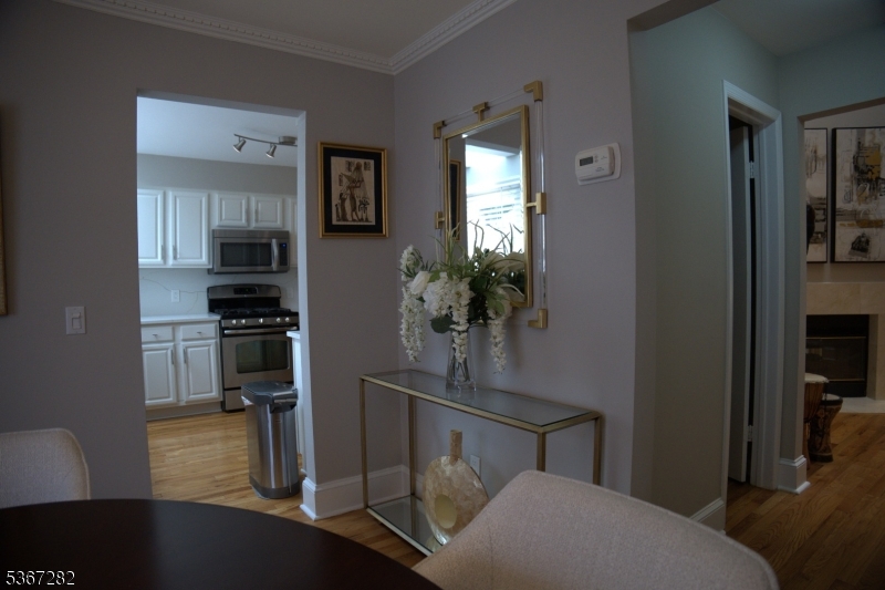 West Orange Twp., New Jersey 07052, United States, 3 Bedrooms Bedrooms, ,3 BathroomsBathrooms,Residential,Pending,159141