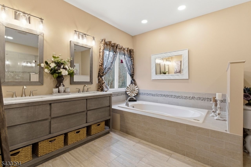 Handel Estates - Residential