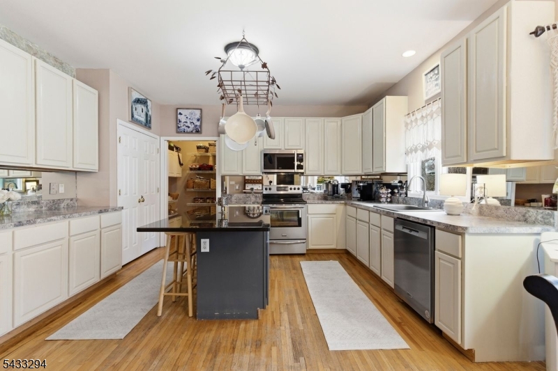 Handel Estates - Residential