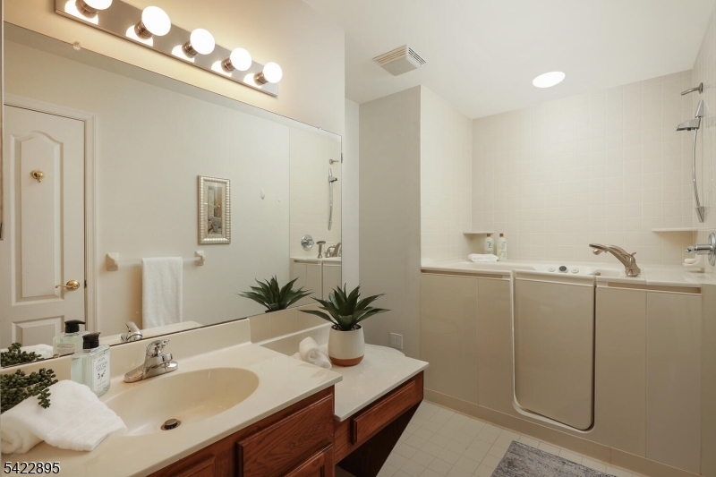 Hillsborough Point - Residential