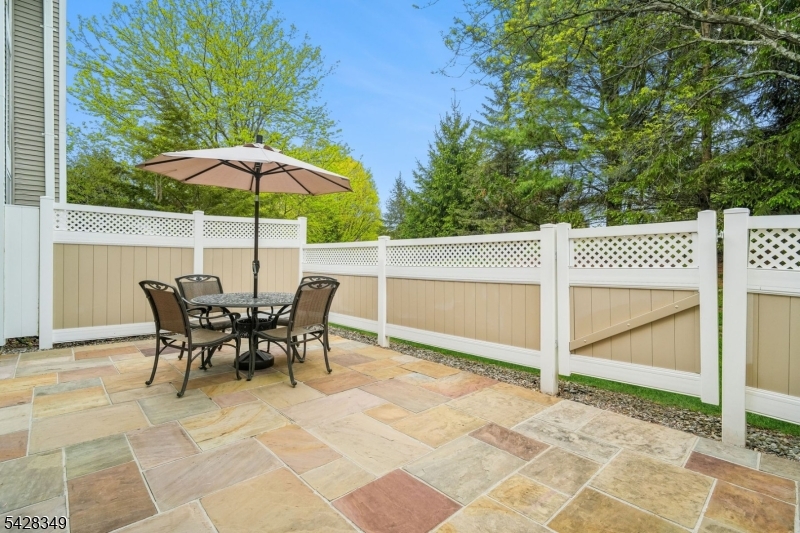 Hamilton Crest - Residential